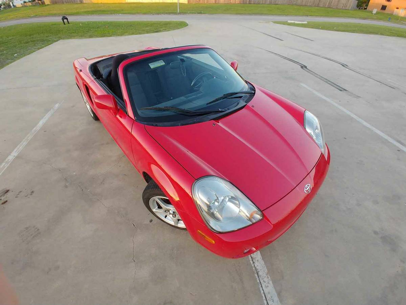 Illustration for article titled At $5,750, Could This 2003 Toyota MR2 Spyder Be Your Baby?